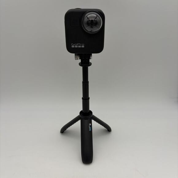 GoPro MAX 360 Action Camera Kit w/ Tripod, Mounts, Case, 128 gb card - Excellent - Picture 8 of 13